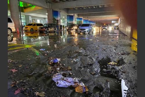 Lluvias en abril 2022 dejaron inundado el aeropuerto. (Foto: archivo/Soy502)