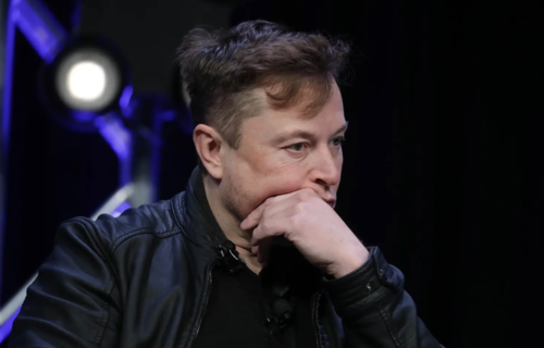 Twitter podría obligar a Musk en tribunales a cerrar la compra de la compañía. (Foto: Getty Images)