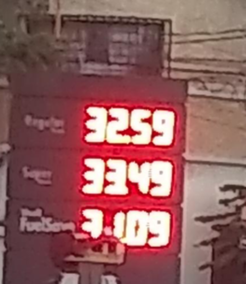 Así están los precios en las gasolineras. (Foto: Twitter)