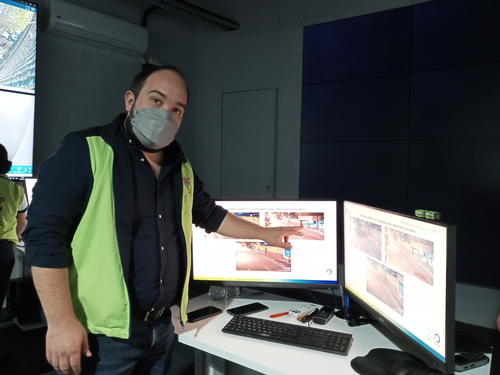 Miguel Hernández, creador del proyecto "Bocinas inteligentes" y Coordinador del Centro de Controles de la Municipalidad. (Foto: Heidi Loarca/Soy502)