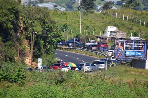 El tráfico es por la afluencia de personas al Festival de Barriletes. (Foto: Fredy Hernández /Soy502)