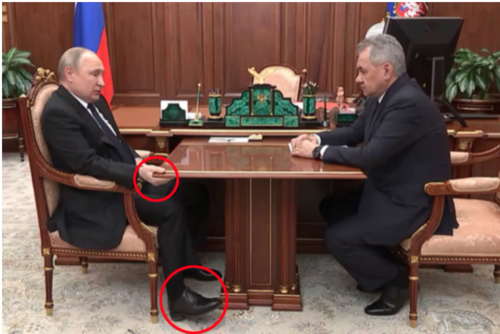 Algunos expertos en lenguaje corporal han nota comportamientos extraños en Putin. 