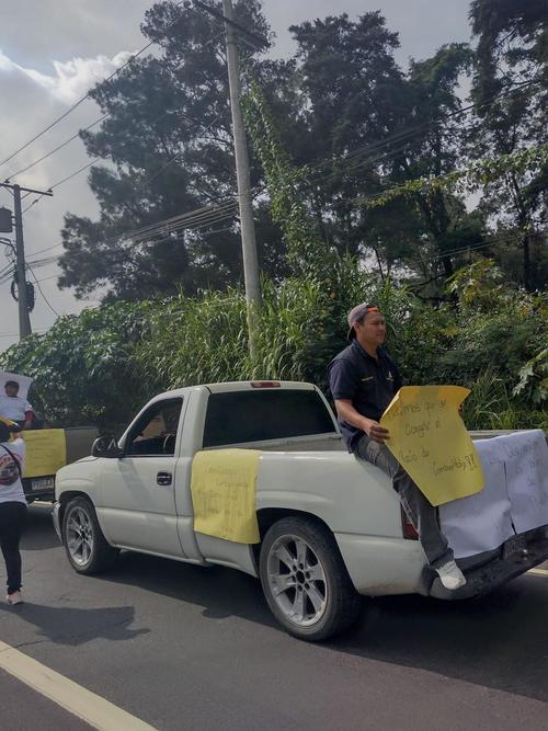 Así fue la peculiar protesta de los transportistas por el alto costo de los combustibles. (Foto: PMT Villa Nueva)