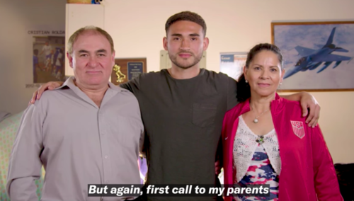 Cristian y sus padres. 