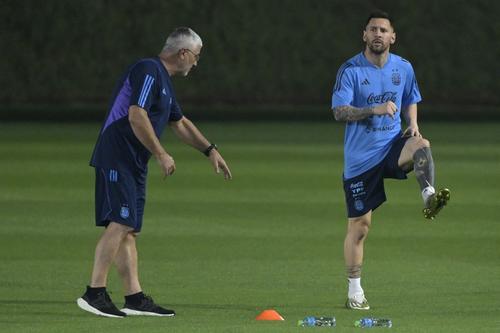 Messi espera estar preparado para debutar en su último mundial. (Foto: AFP)