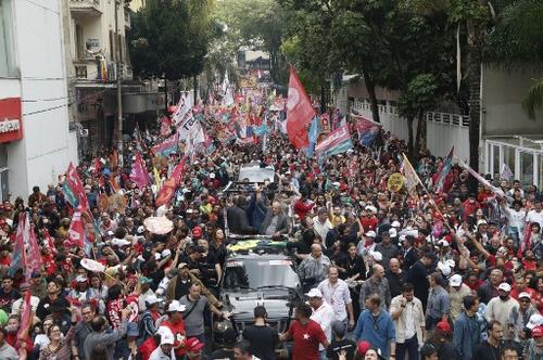 Los seguidores de Lula mostraron su apoyo en las calles. (Foto: AFP)