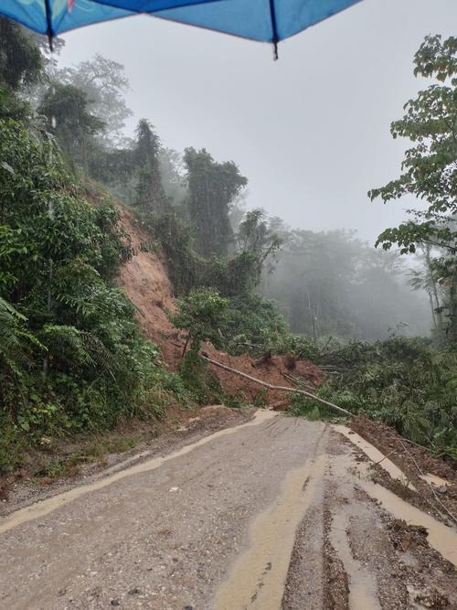 Deslizamiento en aldea Santa María Tzeja, Quiché. (Foto: Conred)