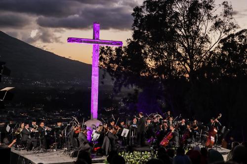 cerro de la cruz, antigua guatemala, ayuntamiento de la antigua, victor del pozo, remodelación cerro cruz, guatemala