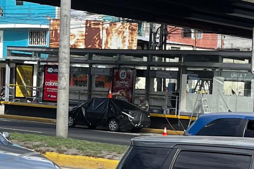 Transmetro, carro, tránsito, Ciudad de Guatemala