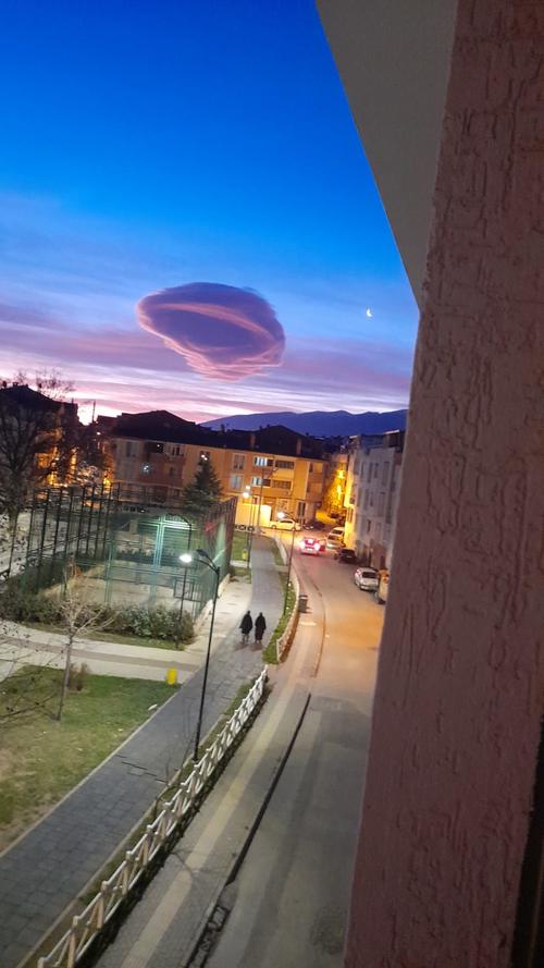 La nube con forma de ovni captada por ciudadano turco Toprak Kaya. (Foto: Toprak Kaya)