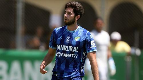 Nicolás Samayoa Pacheco tiene 27 años y juega como defensa.