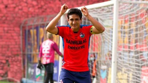 Marlon Renato Sequen Suruy tiene 30 años y juega de mediocampista. (Foto: ESPN Guatemala)