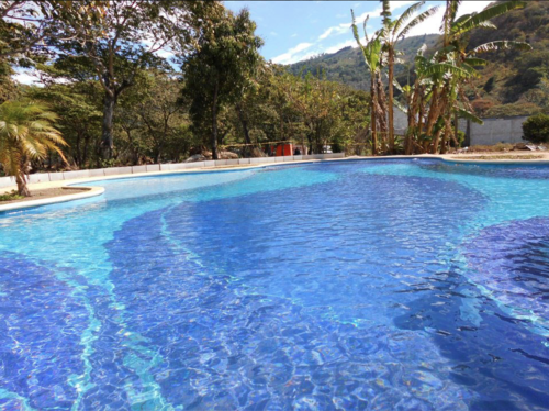 Esta es la piscina de Altabrisa. (Foto: Altabrisa)