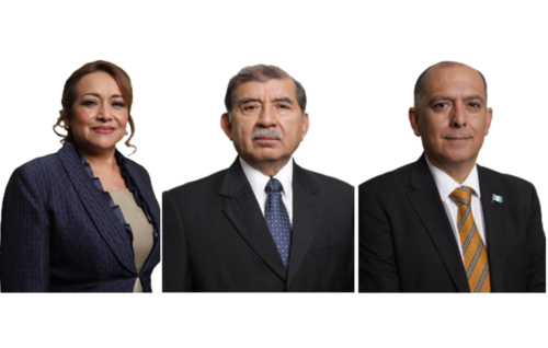 Los magistrados Irma Palencia, Mynor Franco y Álvaro Cordón avalaron la inscripción de Manuel Baldizón como candidato a diputado. (Foto: TSE)