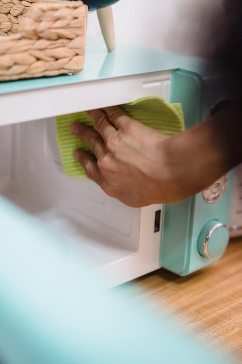 Esta es la forma más fácil de limpiar el microondas (Foto: Pexels)