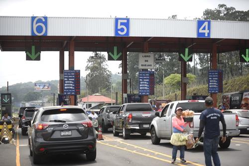 Durante 25 años los guatemaltecos pagaron peaje para circular por la autopista Palín-Escuintla. (Foto: Soy502/Archivo)