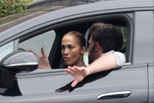 Pelea entre Jennifer Lopez y Ben Affleck. (Foto: CrHoy)