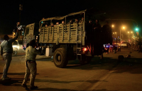 Agentes ingresaron a prisión tras fuertes disturbios en el lugar. (Foto: AFP)