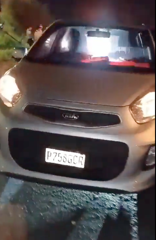 Se identificó la placa del automóvil con el que el sacerdote atropelló al manifestante. (Foto: captura de video)