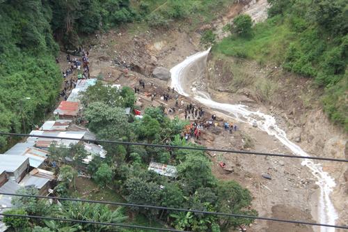 Siete personas siguen desparecidas tras la tragedia en el asentamiento "Dios es Fiel". (Foto: Jessica Gramajo / Soy502)