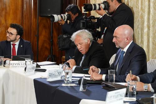 El jefe de la OEA, Luis Almagro, acudió a la cita. (Foto: Movimiento Semilla)