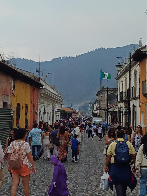 La Antigua Guatemala peatonal generó diversas reacciones. (Foto: x/@diegoandresmrz)
