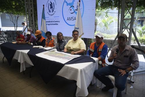 Las autoridades de la Conred y AMSA durante la conferencia. (Foto: Wilder López / Soy502)