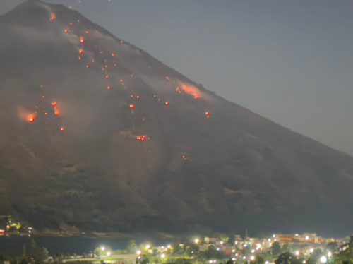 La CONRED busca reducir el impacto del incendio en el Volcán San Pedro. (Foto: Emilio Aguilar / NS)