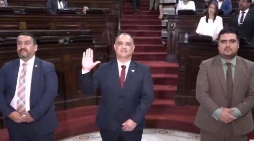 Carlos Humberto Sandoval sustituye a Idonaldo Fuentes, como director del IDPP. (Foto: Captura de pantalla)