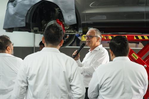 Porsche, Porsche Guatemala, técnico certificado, tour, técnico por un día, Guatemala, Soy502