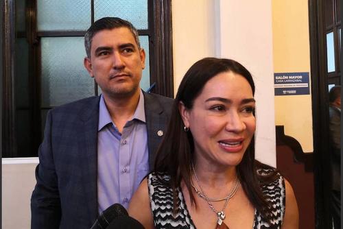 Gustavo Cruz y Evelyn Morataya tendrían que ser declarados independientes, tras ser expulsados del bloque Viva. (Foto: Archivo/Soy502)