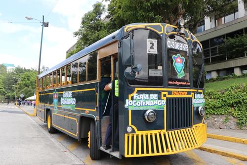 En estos espacios que dispone la Municipalidad puedes dejar tu vehículo seguro y sin el riesgo de ser extorsionado. (Foto: Muni Guate)