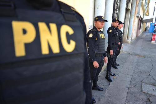 La mejora salarial que recibirán los policías, dependerá del rango en que se encuentren. (Foto: Archivo/Soy502)