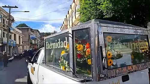 Los féretros de los menores fueron llevados por las calles de San Marcos. (Foto: Estéreo Salvación San Marcos)