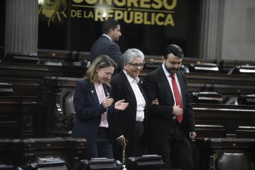 Olga Villalta (al centro) es la nueva diputada del Congreso. (Foto: Wilder López/Soy502)
