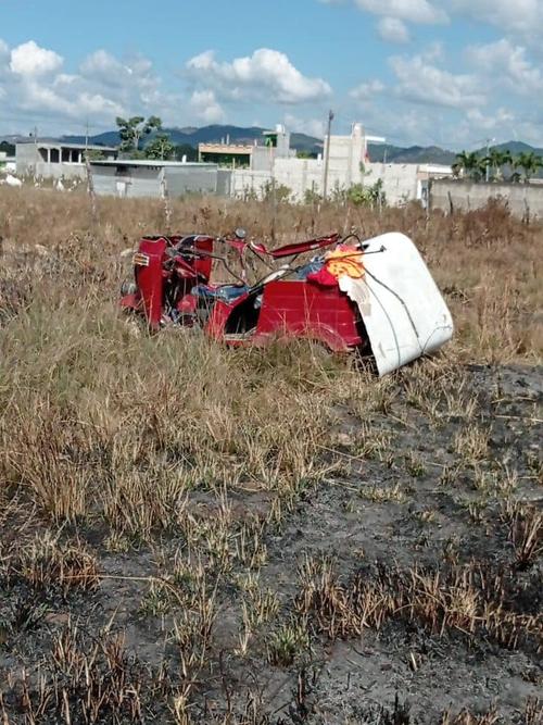 Así quedó el mototaxi que habría estado involucrado en un accidente con una avioneta. (Foto: redes sociales)
