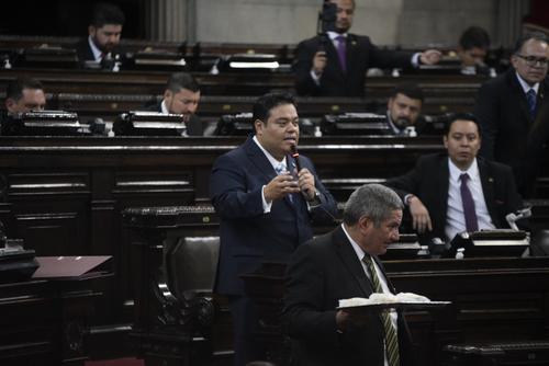 El jefe de bloque de Vamos, Allan Rodríguez, calificó de ilegal "guardar" comisiones de trabajo y anunció posibles medidas legales. (Foto: Wilder López/Soy502)
