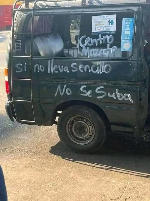 Microbús, letrero, Guatemaltecos, viral 
