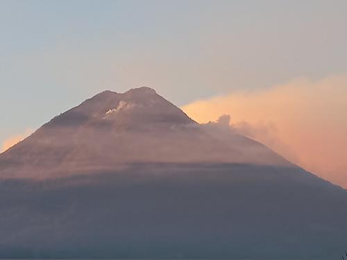 Volcán de Agua, incendio, viernes, Guatemala