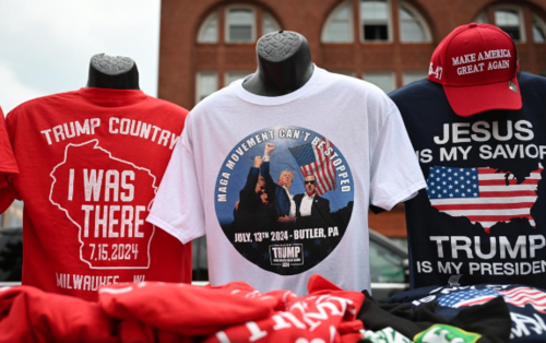 Salen a la venta camisetas con la imagen de Trump tras el atentado (Foto: Captura de pantalla)
