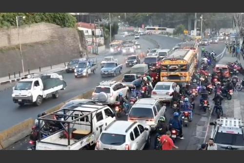 El tránsito en Villa Nueva se ve afectado desde tempranas horas. (Foto: archivo/Soy502)