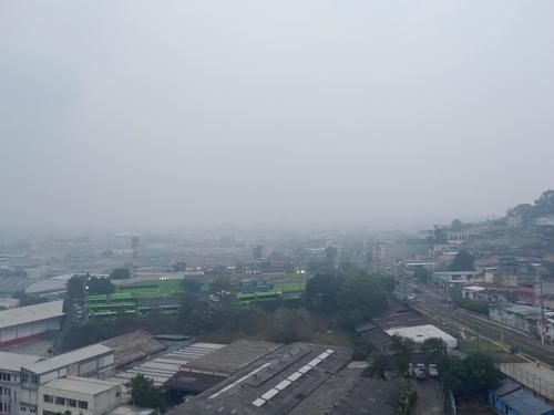 Se reporta una espesa cortina de humo en la Ciudad de Guatemala. (Foto: SNN)