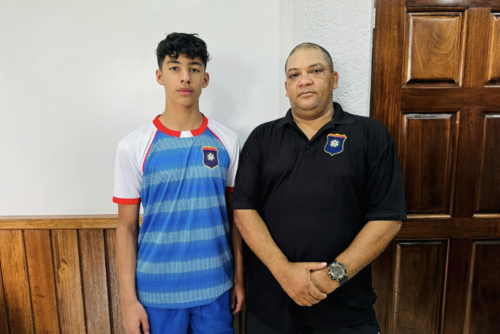 Alvarado tuvo la oportunidad de entrenar junto a la selección Sub-16 de Belmopán. (Foto: Football Federation of Belize - FFB)