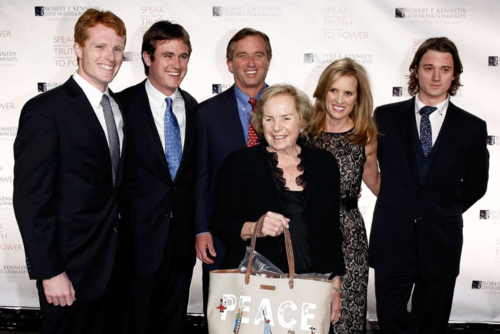 La familia Kennedy ha declarado su alianza con Trump como una "traición". (Foto: People.com)