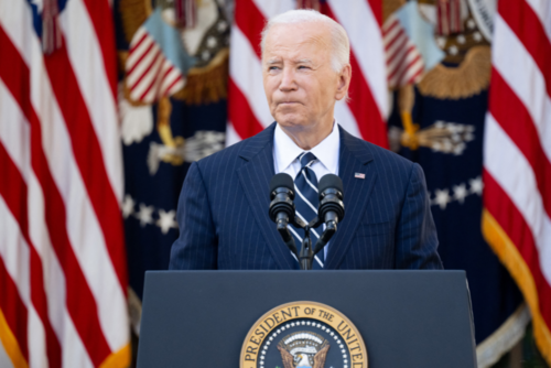 El presidente de EE. UU., Joe Biden, se dirige a la nación desde el Jardín de las Rosas el 7 de noviembre de 2024, tras la victoria electoral de Donald Trump. (Foto: AFP)