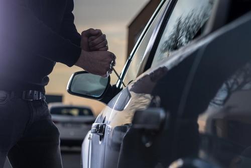 Según datos presentados en el Congreso, varios delincuentes usan bloqueadores para anular las alarmas de los carros. (Foto ilustrativa: Shutterstock)