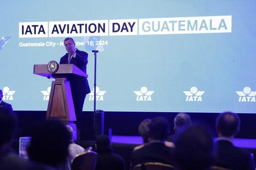 Discurso del presidente Arévalo durante el Aviation Day. (Foto: DCA/Soy502)