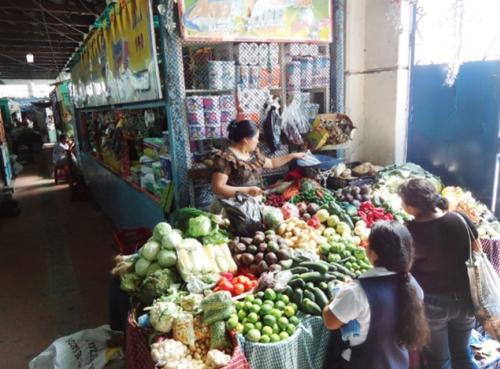 Vendedores de distintos mercados lograron que se les dejara fuera del pago del Impuesto a la Confianza Tributaria. (Foto: Archivo/Soy502)