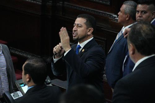 El presidente del Congreso, Nery Ramos, defendió la necesidad de permitir que los agentes puedan defenderse durante sus diligencias. (Foto: Wilder López/Soy502)