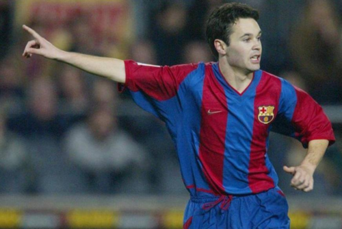 El 5 enero de 2003 Iniesta debutó en el Camp Nou de la mano de Louis Van Gaal (Foto: F.C Barcelona)